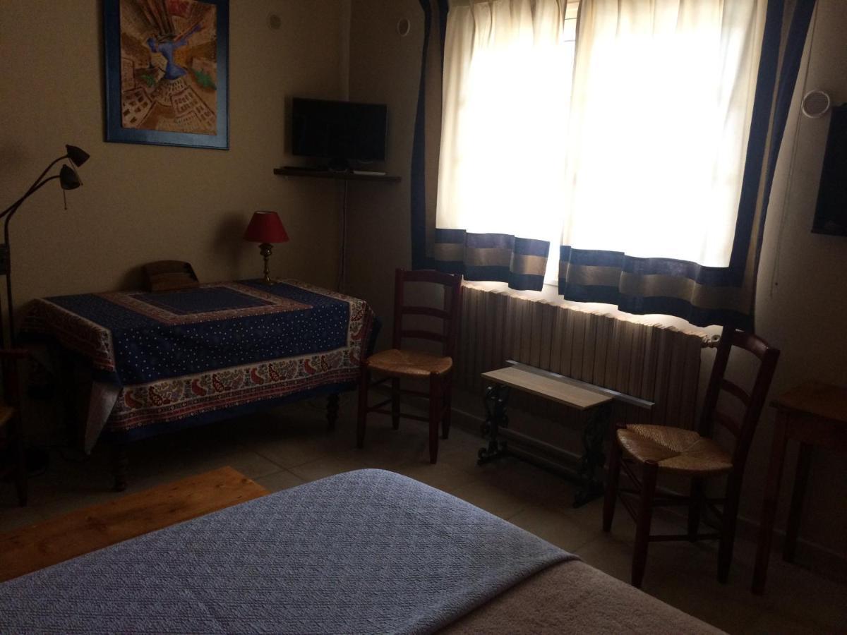 Chambre Dans Villa Charmante Vallabrègues Dış mekan fotoğraf