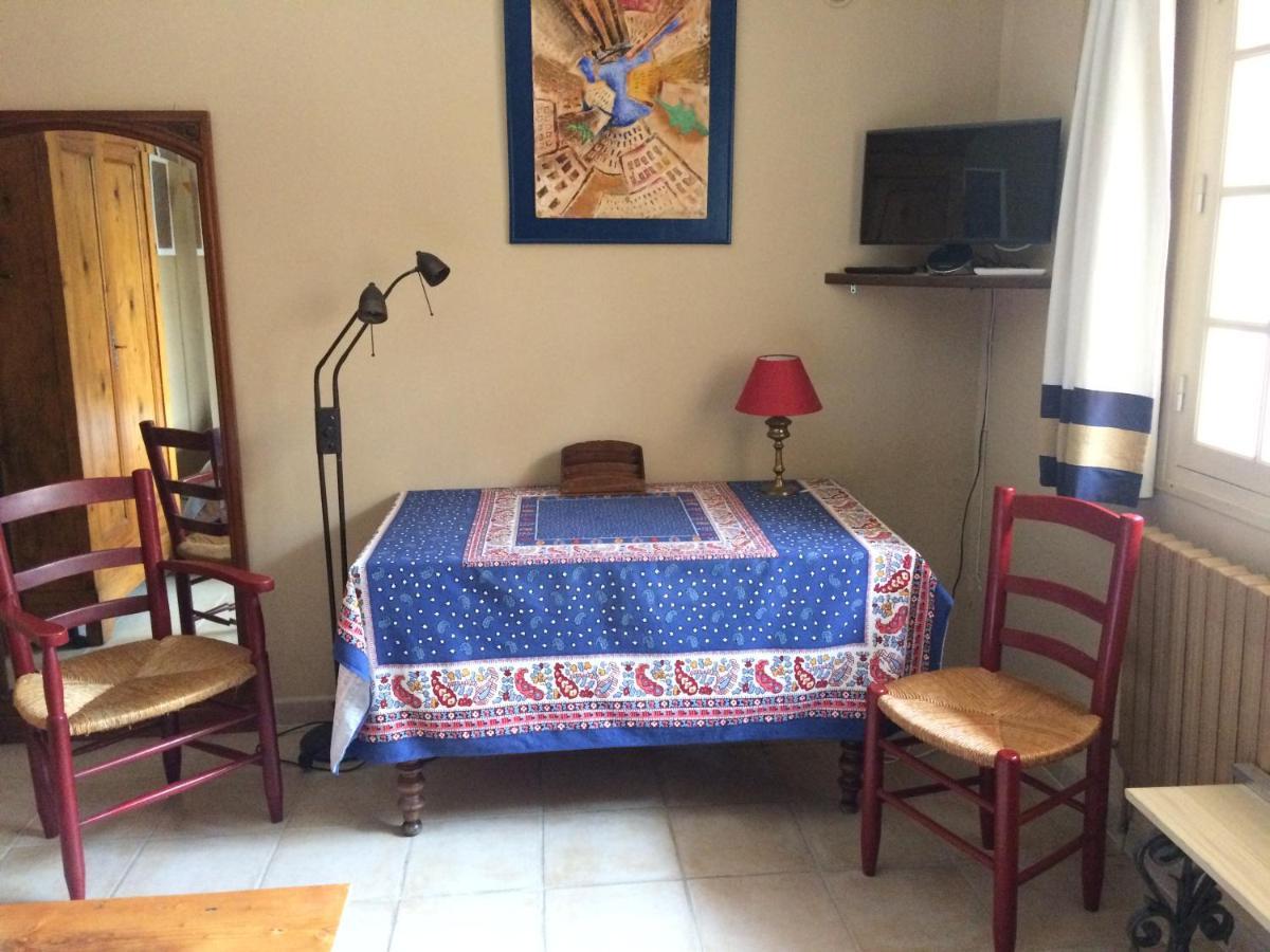Chambre Dans Villa Charmante Vallabrègues Dış mekan fotoğraf